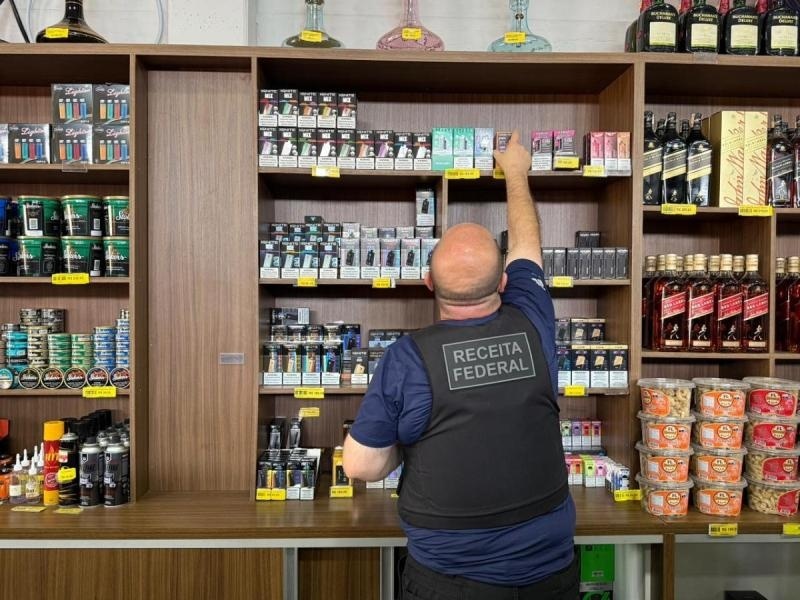 Comércios de Sinop são alvos de operação contra contrabando de mercadorias
