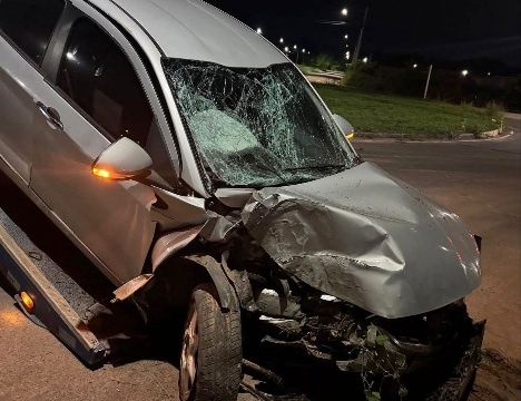 Sinop: Dupla é presa após furtar e colidir carro em poste