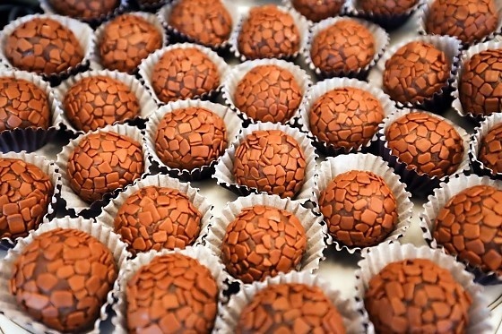 Alunos tentam envenenar professoras com brigadeiro após nota baixa