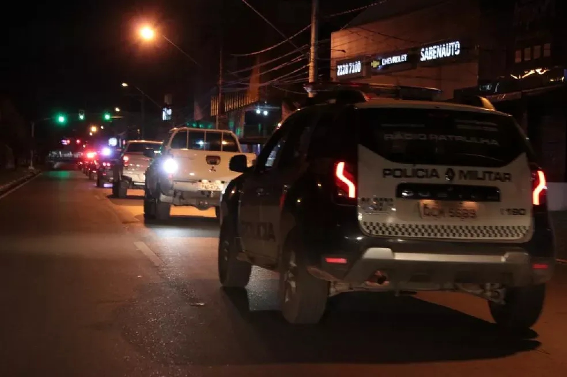 Enteado mata padrasto idoso com golpes de faca após discussão por dinheiro