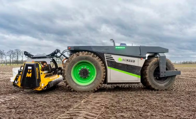 Melhor robô agrícola do mundo faz de tudo na lavoura e custa R$ 2 milhões