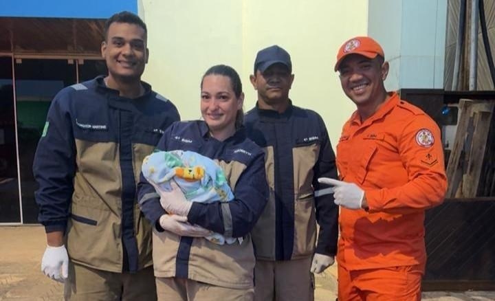 Bombeiros auxiliam gestante em trabalho de parto e bebê nasce dentro de viatura em Sinop