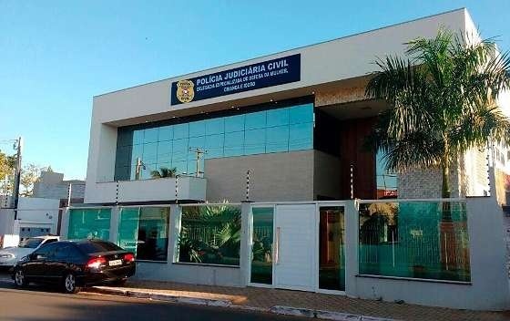 Bebê era obrigado a comer fezes de cachorro e sobrinhos viam sexo: casal é preso por crimes absurdos