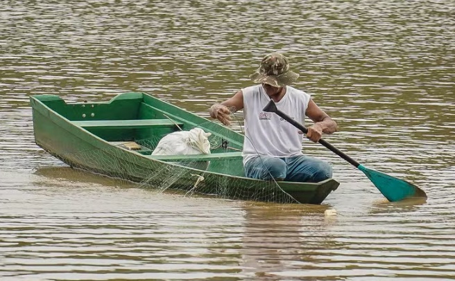 Ministério da Pesca suspende mais 35 mil licenças de pescadores