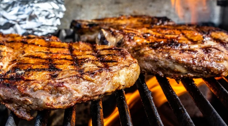 Brasileiro vai pagar mais caro pelo churrasco em 2026. Entenda o motivo