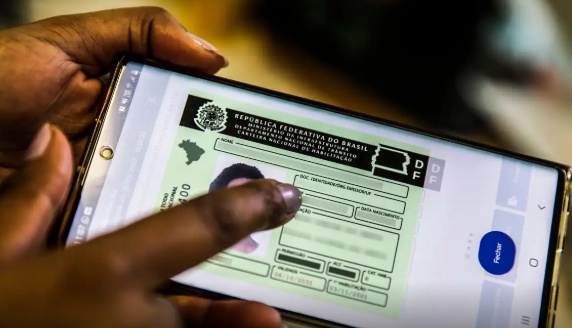 Contran aprova resolução que retira exigência de autoescola para CNH
