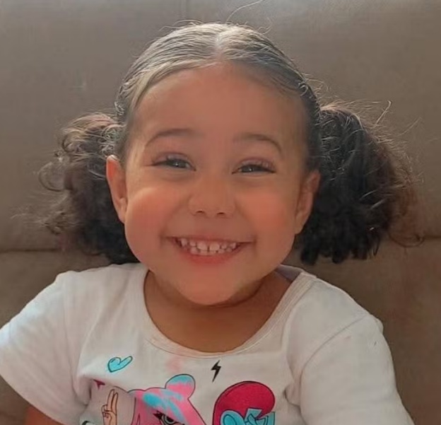 Pai e madrasta são presos suspeitos de matar, esquartejar e enterrar menina de 4 anos dentro de casa em Guarulhos
