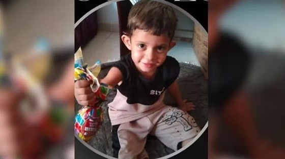Mãe esfaqueia filho de 3 anos por 16 vezes e diz que agiu por ''vingança'' após briga famíliar