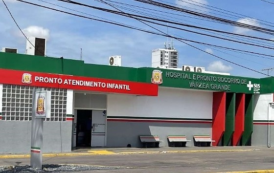Adolescente é baleado em frente a escola em cidade de MT