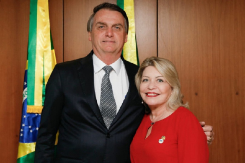 Do buraco da memória