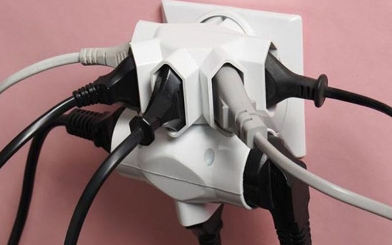 Como reduzir consumo de energia elétrica em período de casa cheia