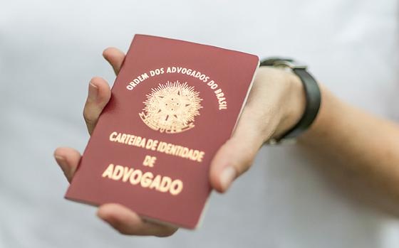 Falsa advogada é presa após aplicar golpes em aposentados e causar prejuízo superior a R$ 500 mil