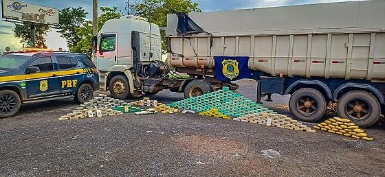 PRF flagra caminhoneiro com 360 kg de cocaína, skunk e haxixe em VG