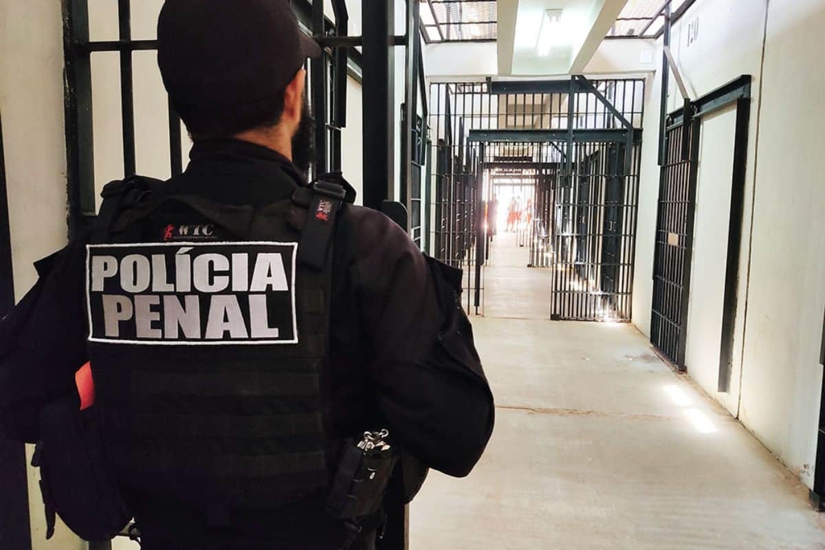 Detento da 'Ferrugem' foge do Hospital Regional de Sinop pela janela do banheiro