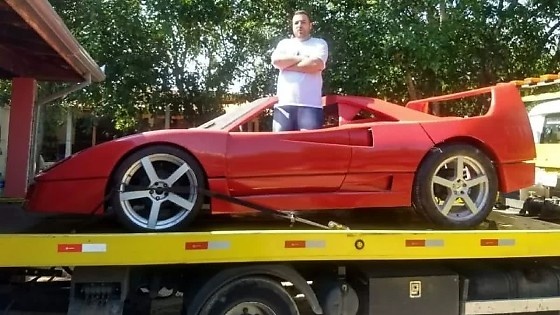 Justiça ordena destruição de réplica do Ferrari F40 construída por dentista