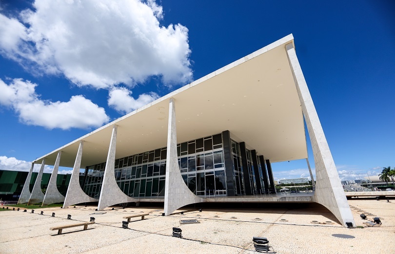 Supremo anula regra de MT que incluía empregados públicos no regime próprio de previdência estadual