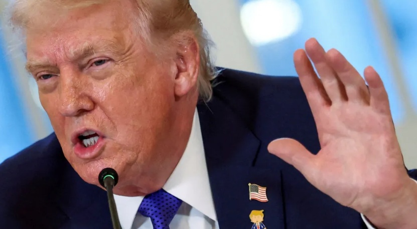 Trump anuncia tarifas de 25% para países que negociarem com Irã