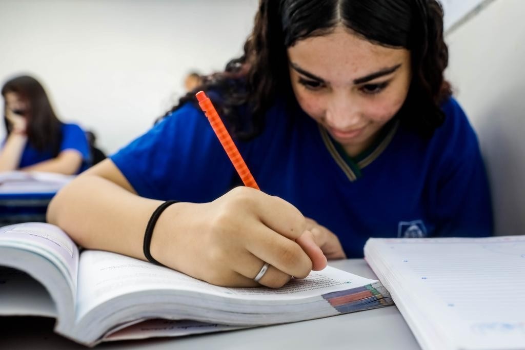 Rede estadual de MT ainda tem mais de 30 mil vagas abertas para o ano letivo de 2026