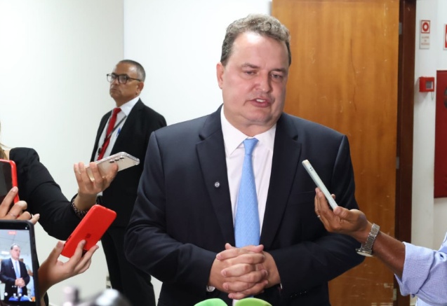 Max mostra força política e poder de articulação na aprovação de RGA de quase 6%