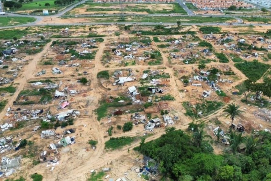 'Gatos' em energia derrubam rede e deixam chácaras sem luz em Cuiabá