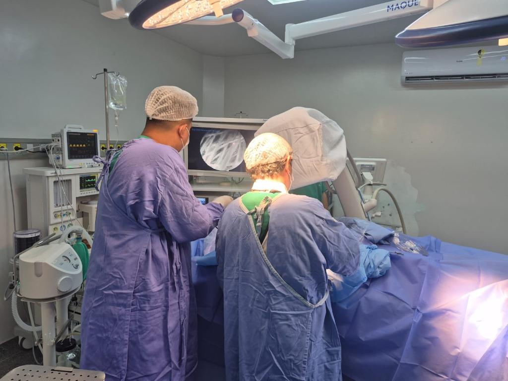 Hospital Regional de Sinop realiza cirurgias de coluna por vídeo biportal