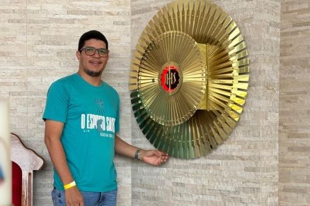 Técnico de segurança é assassinado a facadas e encontrado nu