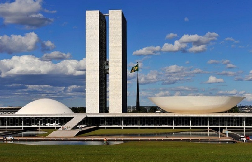 Compra de máquinas agrícolas e veículos lideram liberação de emendas em 2025