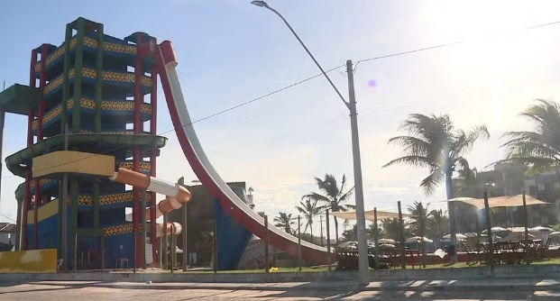Turista do MT de 3 anos morre afogada em parque aquático do ES
