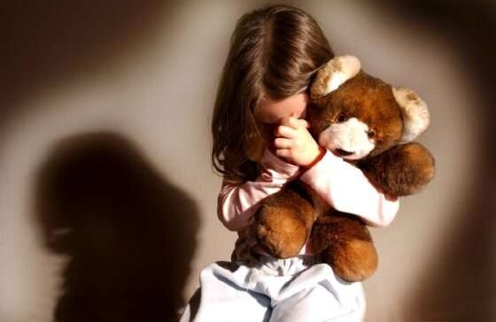 Adolescente é apreendido por estuprar a própria irmã de 11 anos