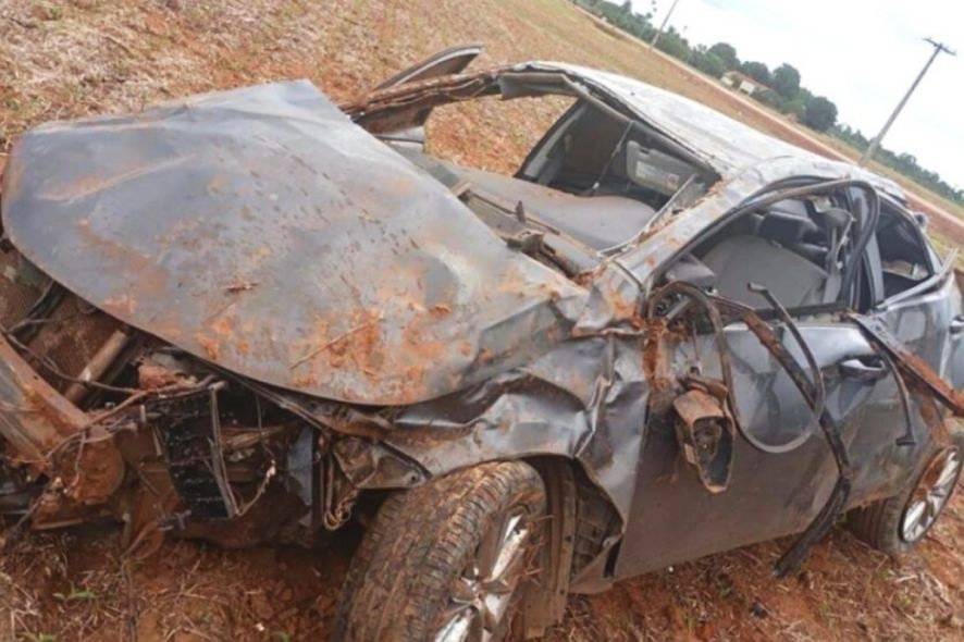 Homem tenta matar ex ao capotar carro: 'Morreremos juntos'