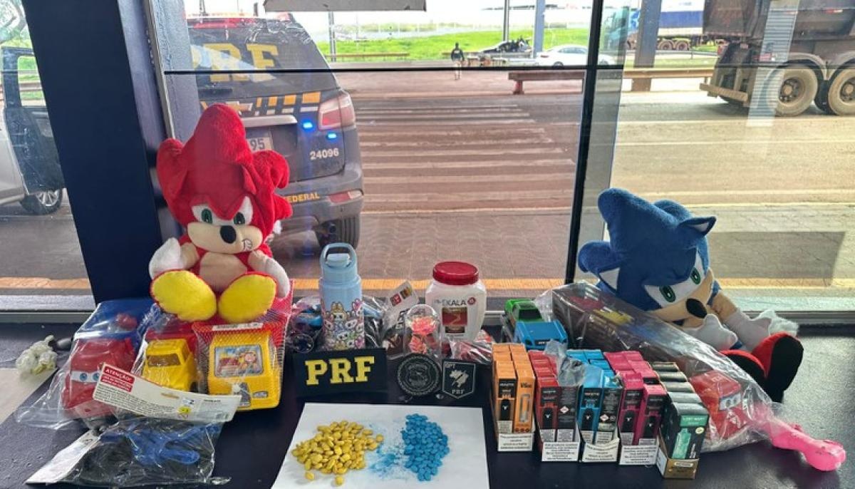 Adolescente é pego com 656 comprimidos de ecstasy escondidos em urso de pelúcia em MT