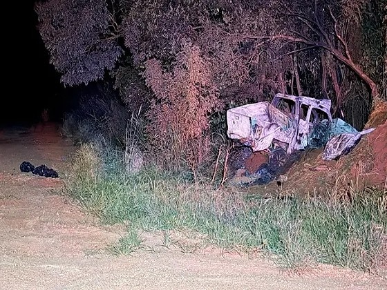 Duas pessoas morrem carbonizadas após Amarok pegar fogo na MT-490 em Sorriso