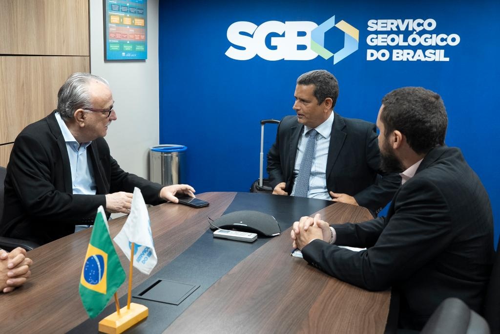 MT avança em cooperação com Serviço Geológico do Brasil para ampliar conhecimento mineral
