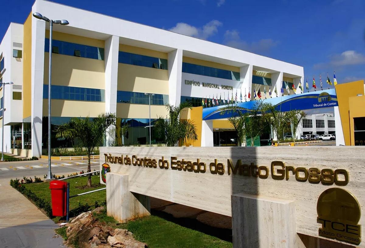 TCE manda inspecionar contratos temporários da Seduc; efetivos sem posse