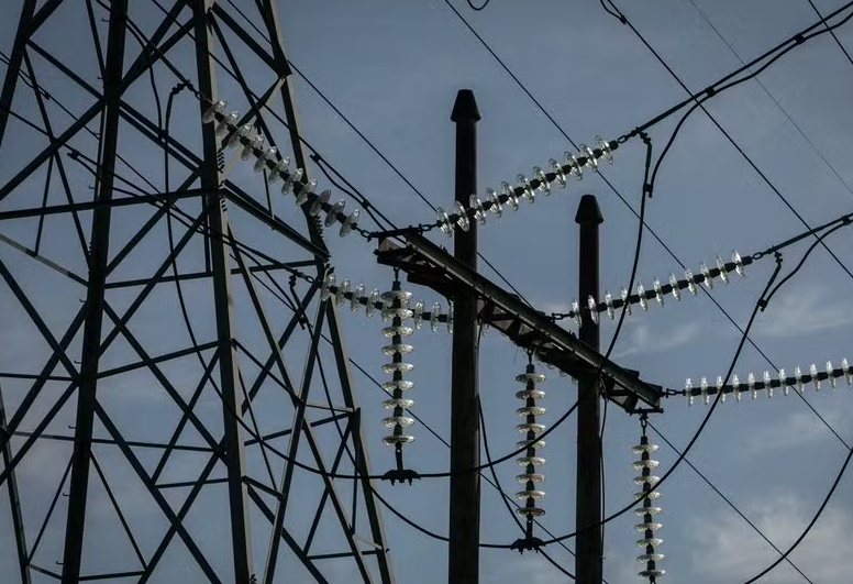 Conta de luz vai disparar em 2026, com clima seco e aumento de subsídios; entenda