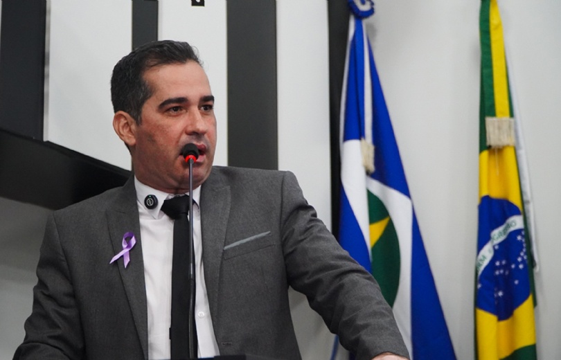 Vereador é interpelado após chamar professora  de jumenta