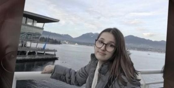 Estudante acusada de matar 'amiga' é expulsa da faculdade por gerar desconforto no ambiente