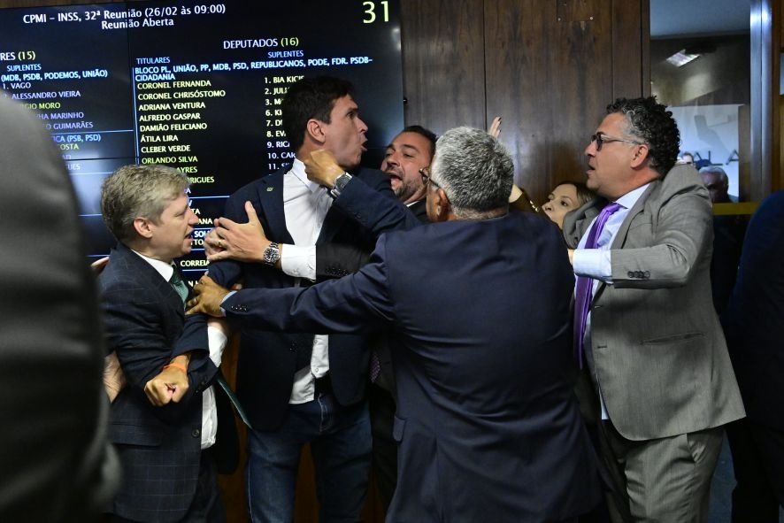 CPMI do INSS aprova quebra de sigilos bancário e fiscal de Lulinha