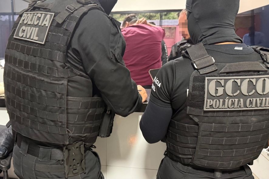Estudante é presa acusada de montar dossiê sexual contra casais
