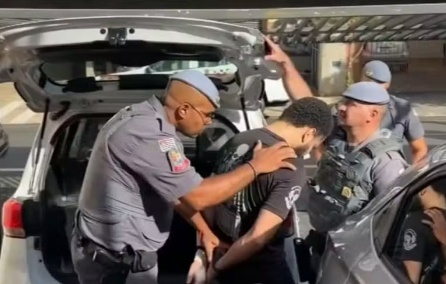 Mulher tem braço amputado após ataque do filho com facão em SP
