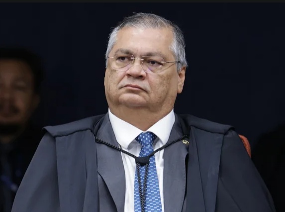 Flávio Dino derruba quebra de sigilo de Lulinha do INSS