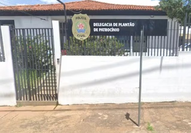 Pedestre confunde gemidos de relação íntima com gritos, aciona a polícia e morador acaba preso por desacato