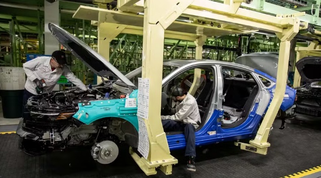 Honda tem prejuízo de US$ 3,6 bilhões; presidente e executivos vão cortar próprios salários em até 30%