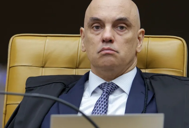 Moraes determina busca e apreensão a jornalista após reportagem sobre Dino