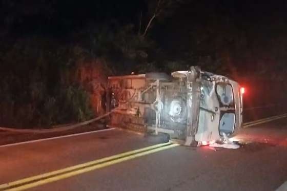 Acidente com ambulância deixa cinco feridos em MT; uma em estado grave
