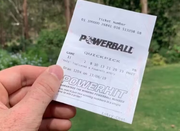 Homem apaga e-mail de 'falso' prêmio lotérico de R$ 185 milhões, mas descobre que era verdade