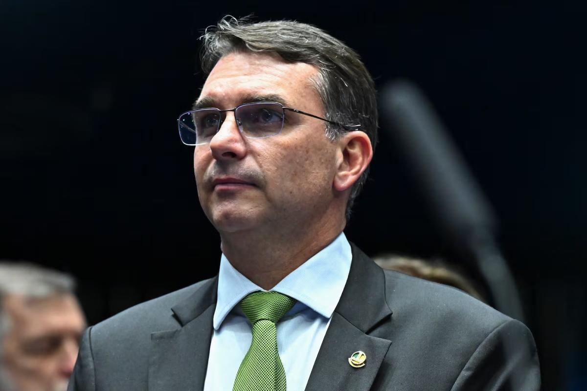 Flávio Bolsonaro vem a MT para lançamento da candidatura de Medeiros