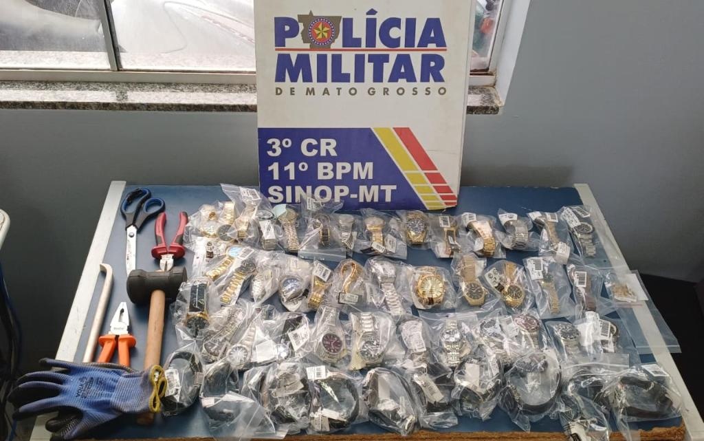 Polícia Militar prende suspeito de furtar 49 relógios e cinco correntes de ouro em shopping de Sinop