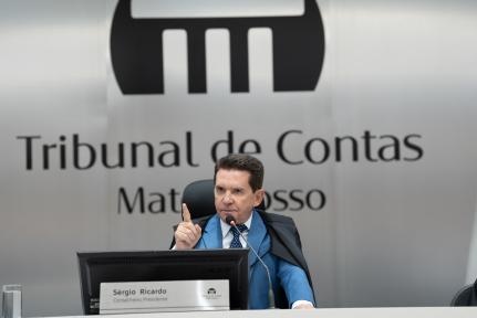'Fez muita ponte e pouco social', diz presidente do TCE sobre gestão estadual