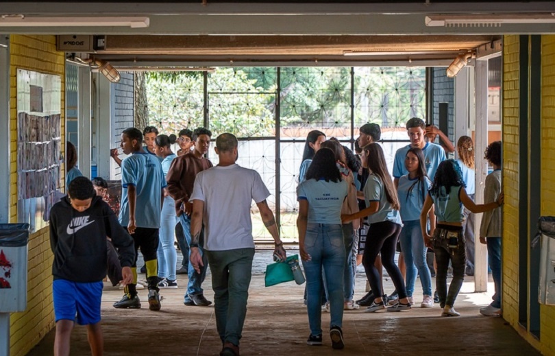 Após dois anos de Pé-de-Meia, abandono escolar no MT cai  70%